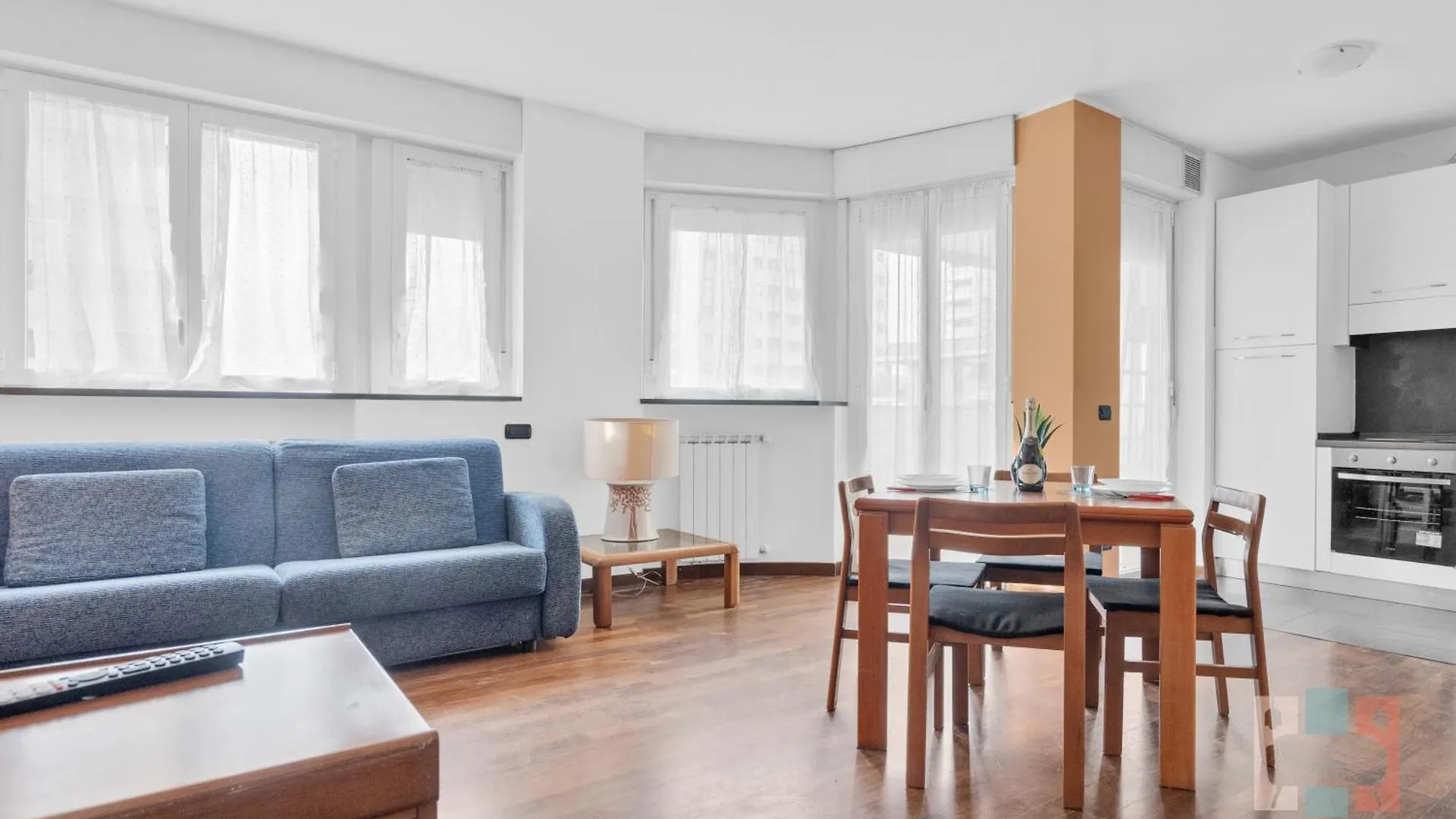 Tra48 - Loreto - Central - Terrace - location